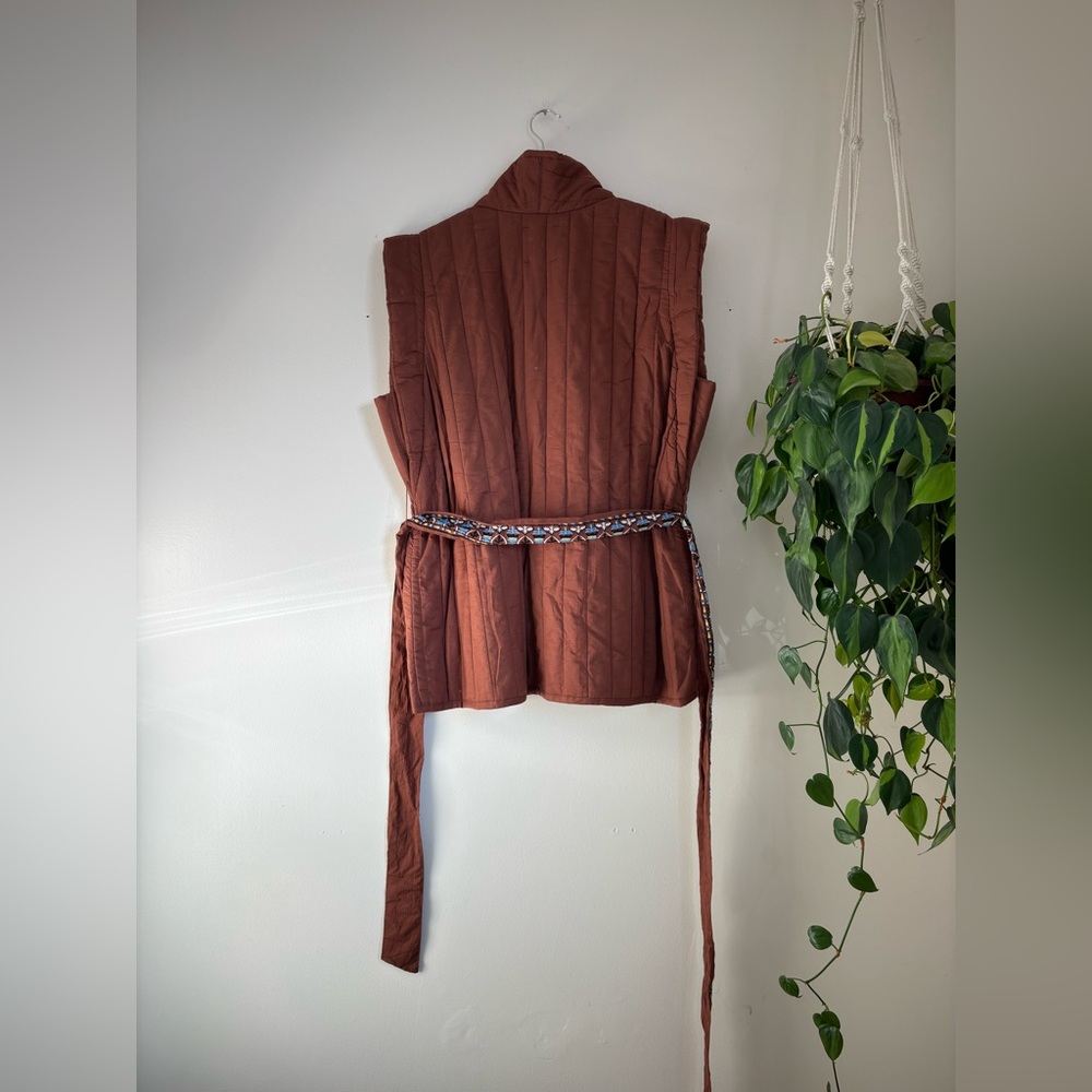 Farmers Market Quilted Vest in Mocha - Picture 8 of 8